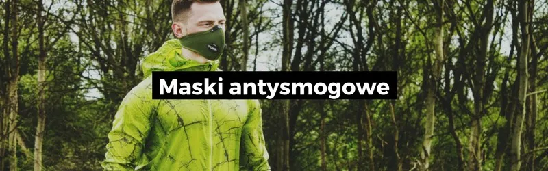 Biegacz w zielonej kurtce i masce antysmogowej, na grafice napis: Maski antysmogowe