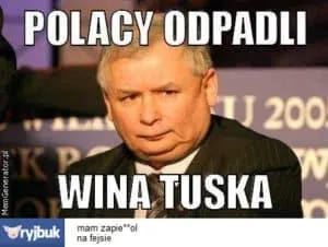 Mem z poważnym mężczyzną w garniturze, podpis Polacy odpadli, wina Tuska